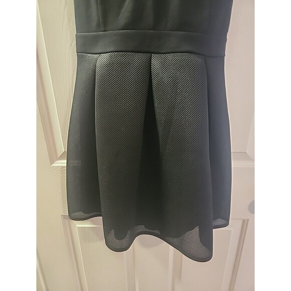 NWT Express Black Mini Dress CrossBack Mesh Textured Pleated Cocktail Size 10 - Picture 2 of 8